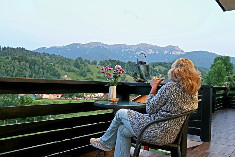 Balcony/Terrace, Mountain view