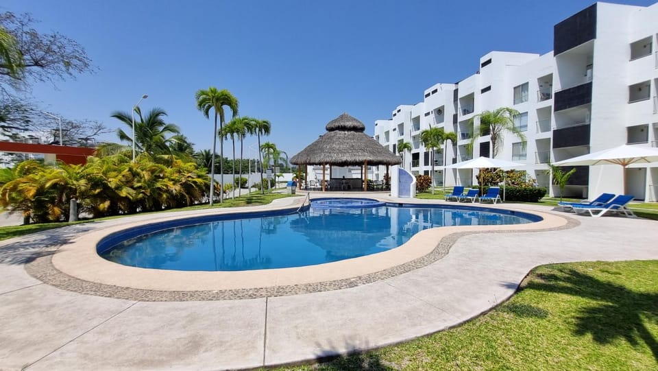 Off site, Garden, Swimming pool