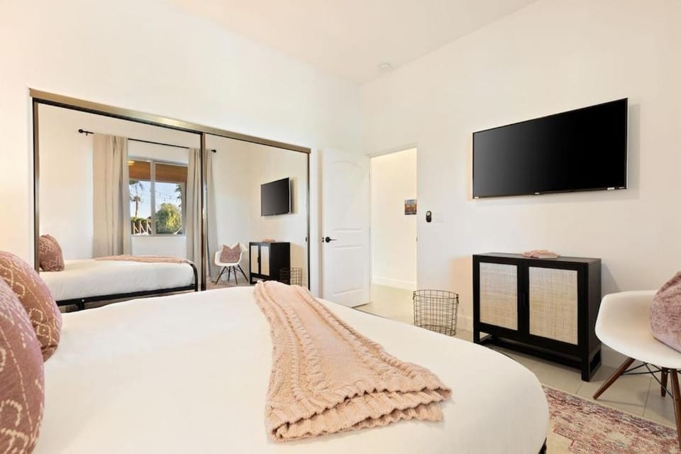 Santal Estate - Play, Relax, Walk to the Festivals House in La Quinta