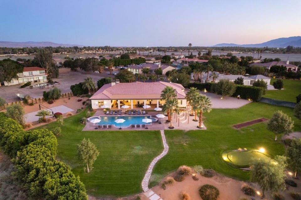 Santal Estate - Play, Relax, Walk to the Festivals House in La Quinta