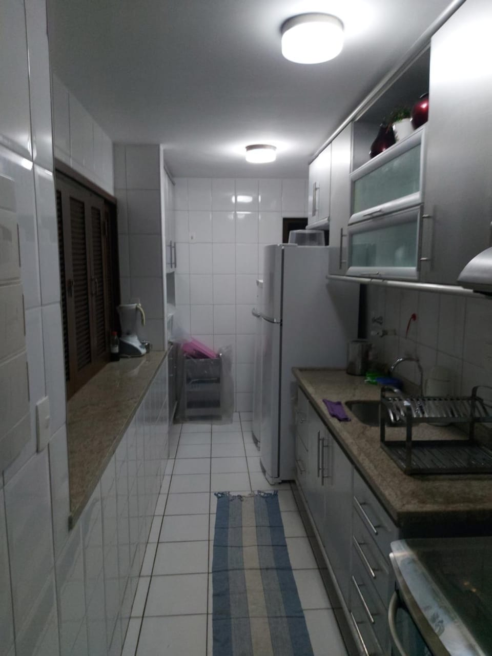 Kitchen or kitchenette, minibar, stove