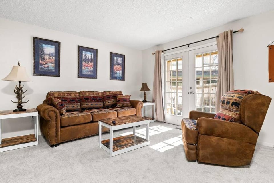 Moose Meadows- Near the airport, centrally located Apartment in Anchorage
