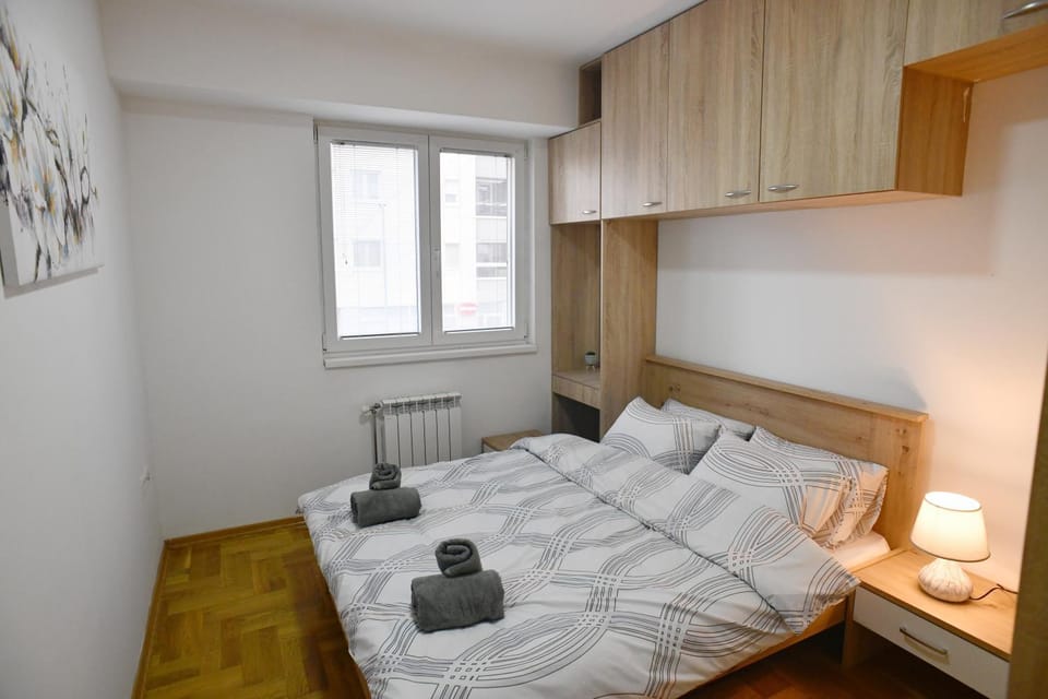 Bed, Bedroom, internet, towels, wardrobe