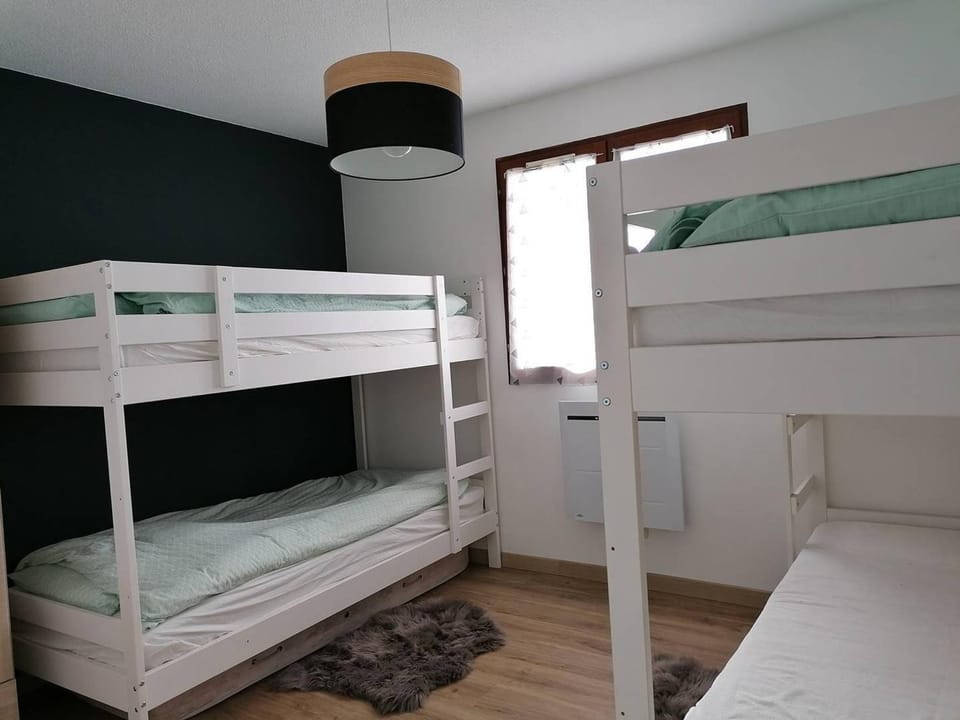 Appartement familial pour 6 personnes avec terrasse, parking gratuit et proche des navettes Apartment in Provence