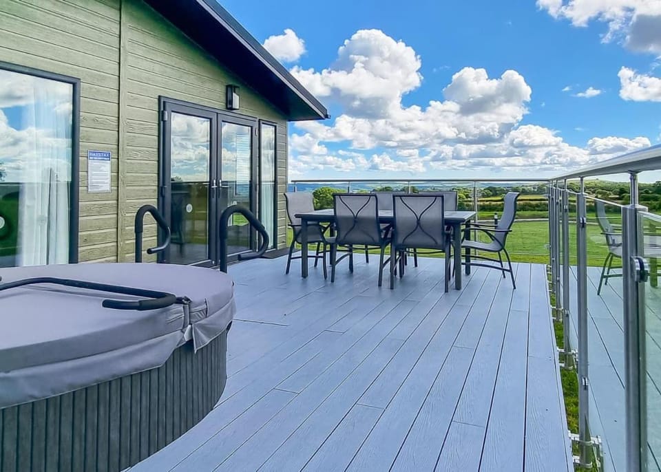 Hot Tub, Balcony/Terrace
