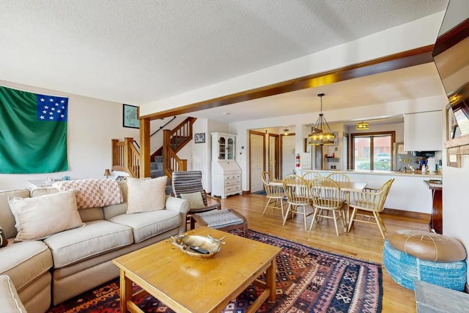 Saltbox 12B House in Quechee