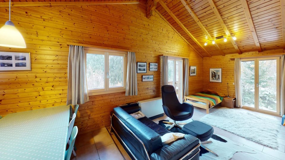 Bed, TV and multimedia, Living room