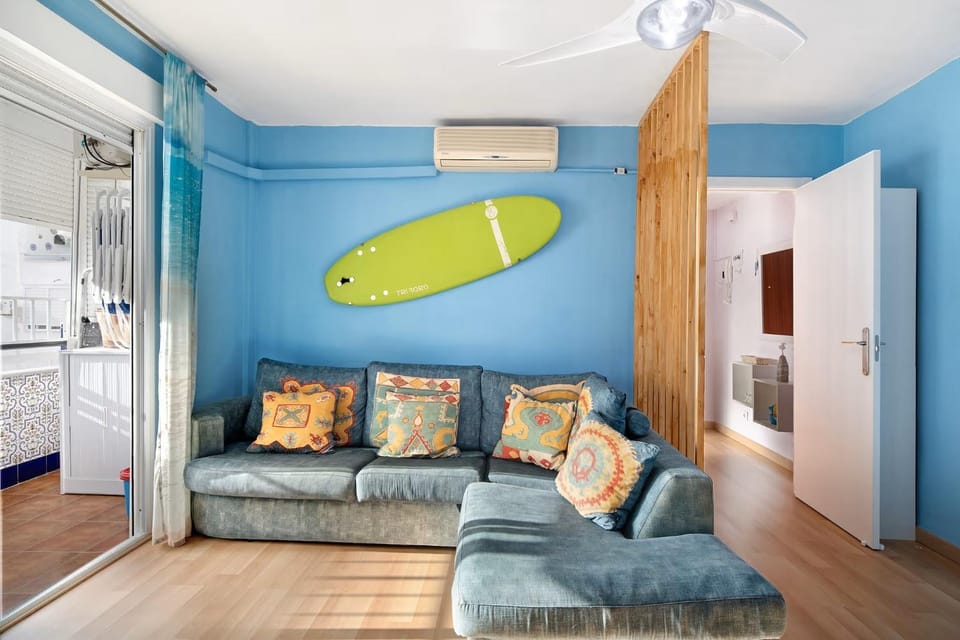 TV and multimedia, Living room, Seating area, fireplace, air conditioner