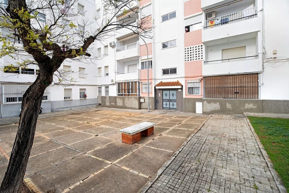 Property building, Neighbourhood, Street view, Location