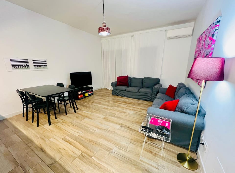 TV and multimedia, Living room, Dining area