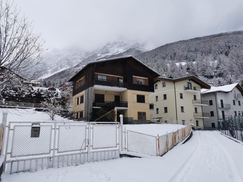 Property building, Winter