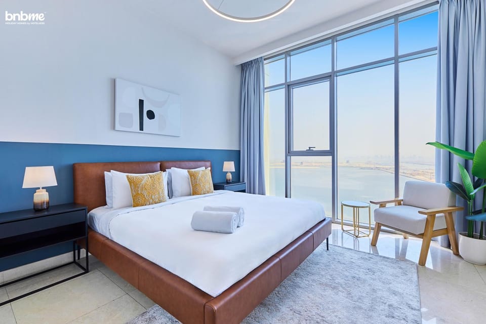 Bed, Photo of the whole room, Seating area, Bedroom, Sea view