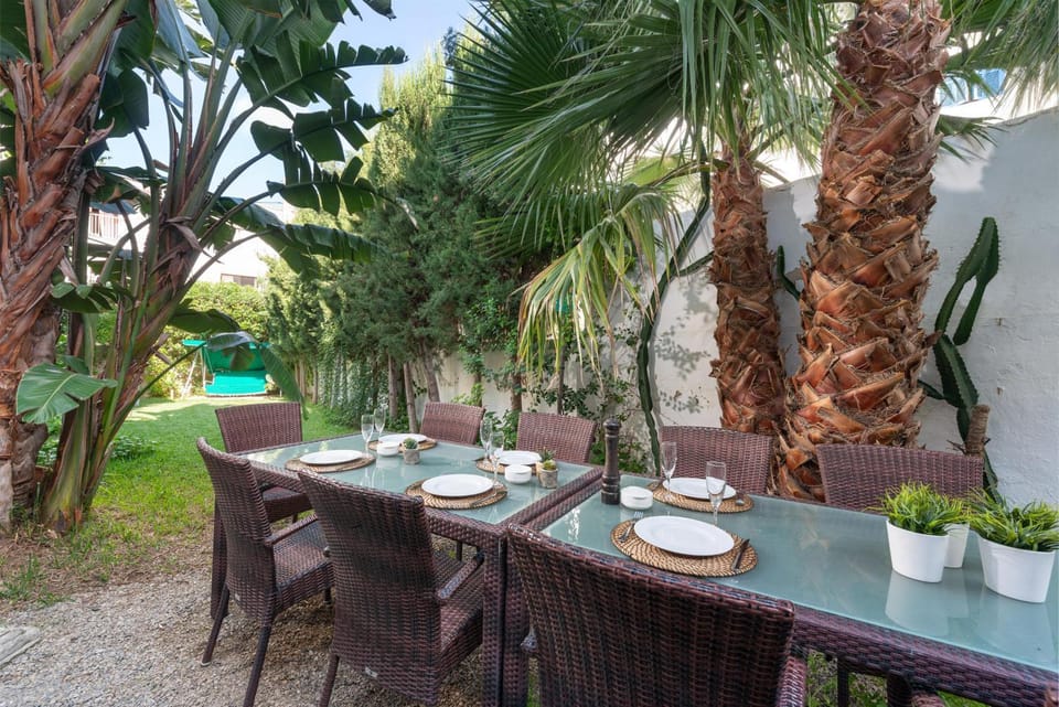 Garden, Dining area