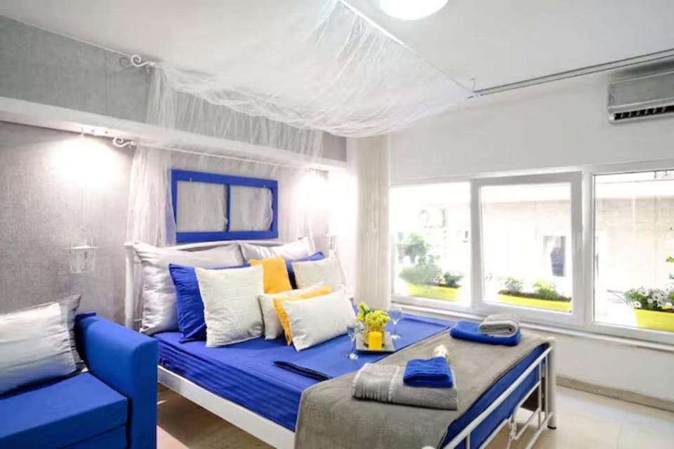 Santorini Style at Nathional Archeological museum of Athens,Greece Apartment hotel in Athens