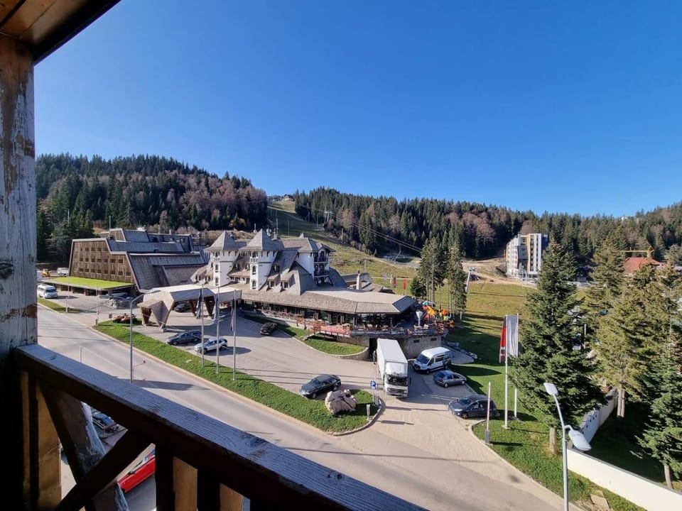 Neighbourhood, Mountain view