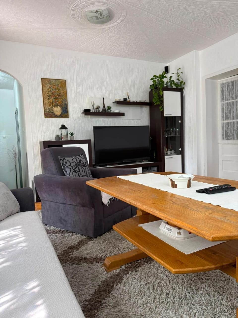 Communal lounge/ TV room, TV and multimedia, Living room, Seating area, Dining area, Evening entertainment