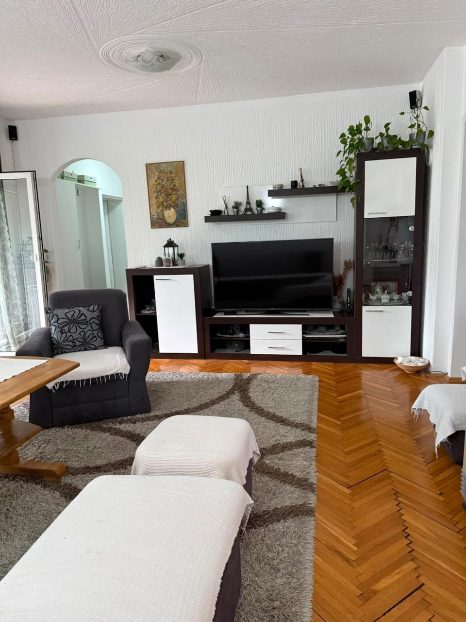 Communal lounge/ TV room, TV and multimedia, Living room, Seating area, Evening entertainment