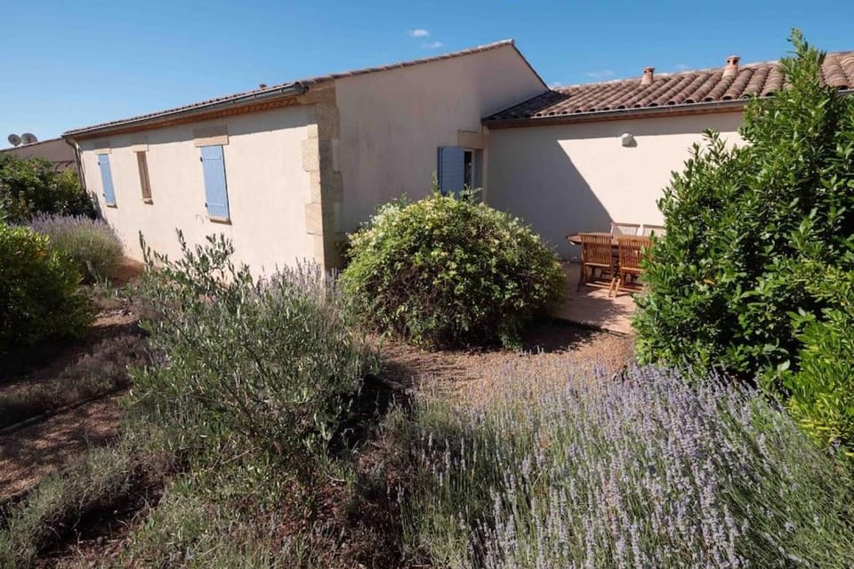 Belle villa moderne 3 chambres, jardins terrasse piscine Villa in Occitanie