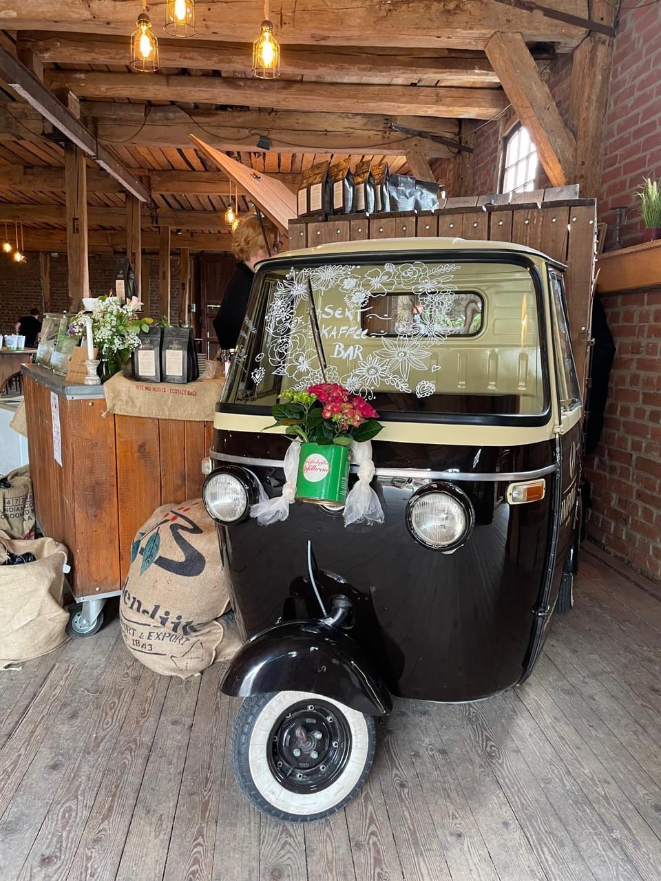 Coffee/tea facilities, wedding