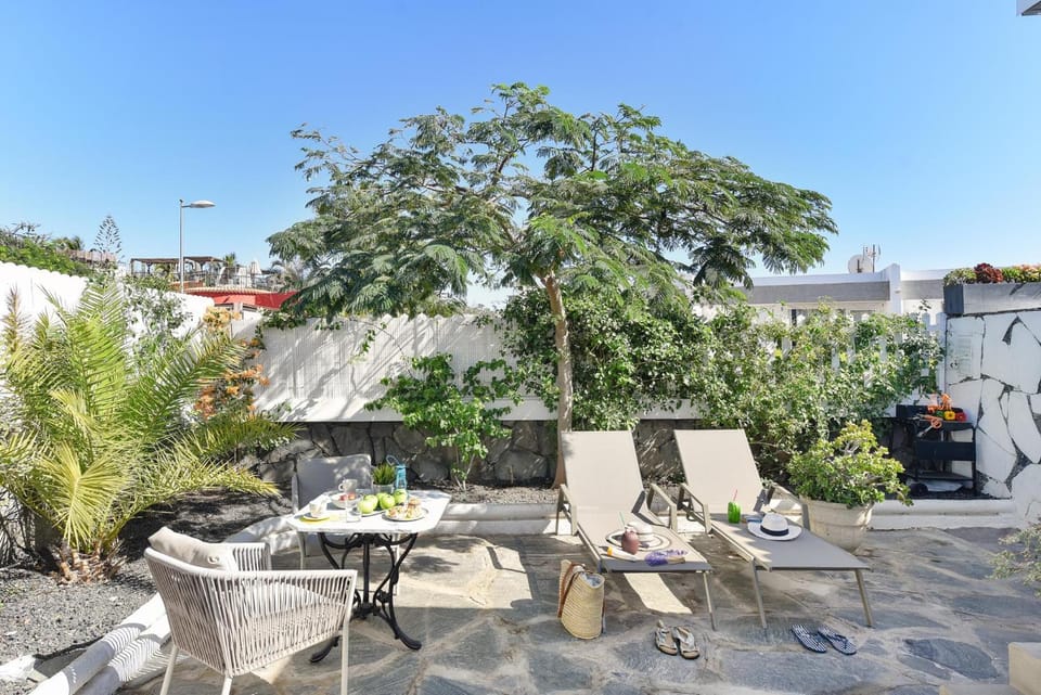 BBQ facilities, Solarium, Balcony/Terrace, sunbed