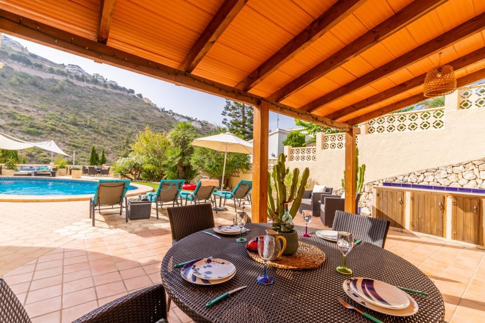 Property building, Balcony/Terrace, Living room, Swimming pool