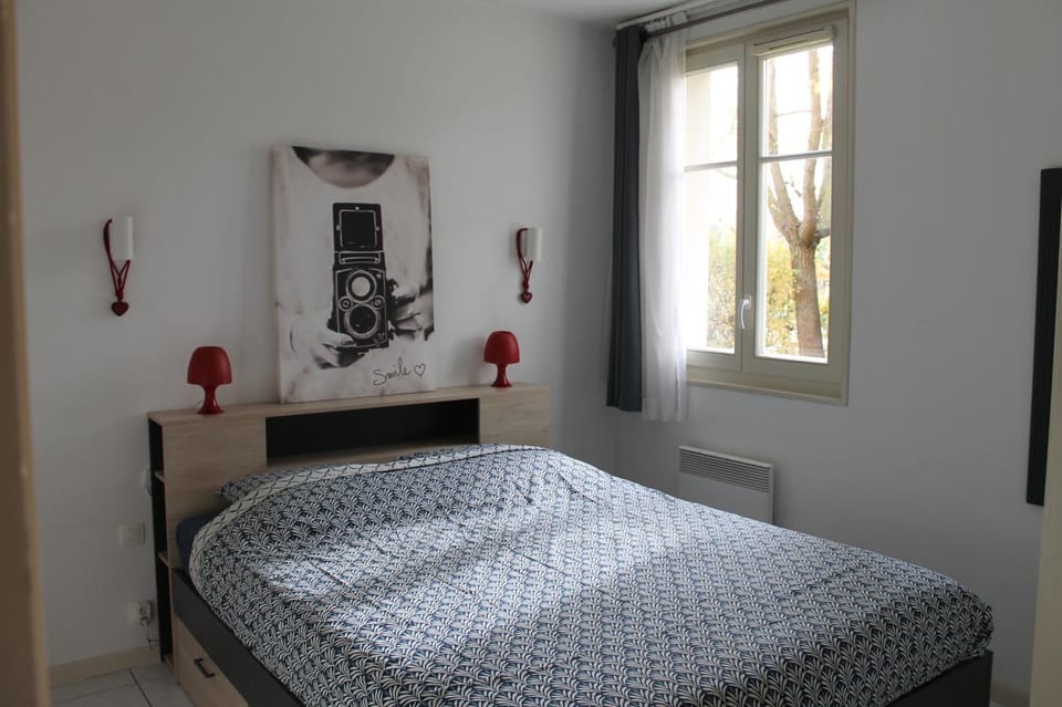 Day, Bedroom, Garden view