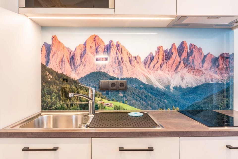 Property building, Kitchen or kitchenette, Living room