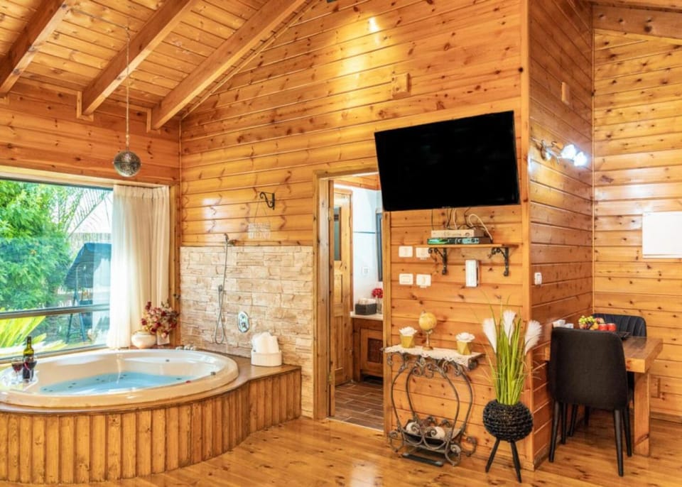 Natural landscape, Hot Tub, TV and multimedia
