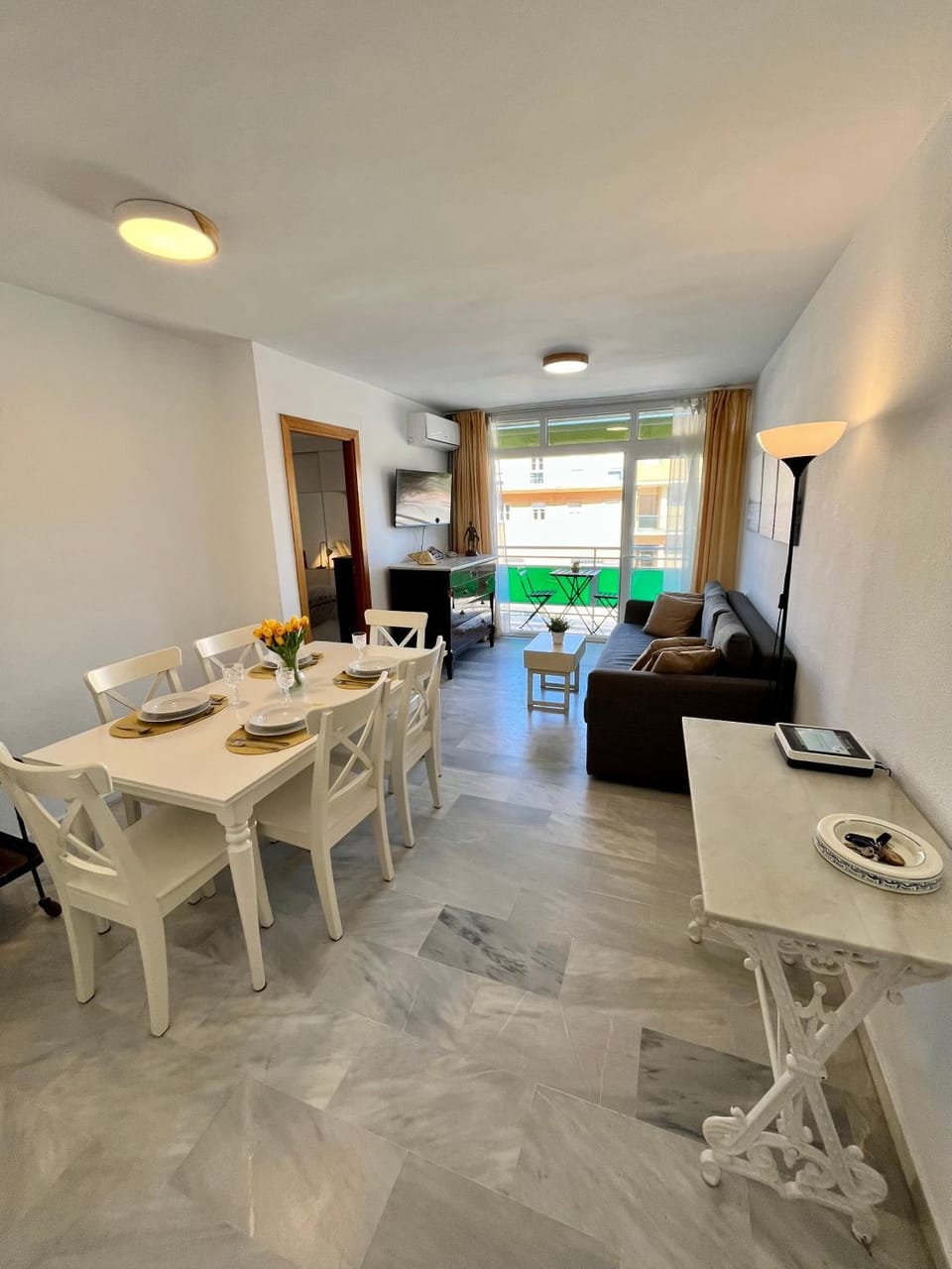 Living room, Dining area