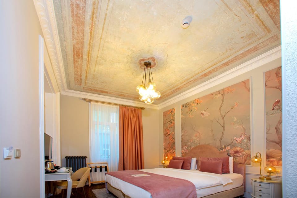 Bed, Decorative detail, hair dresser