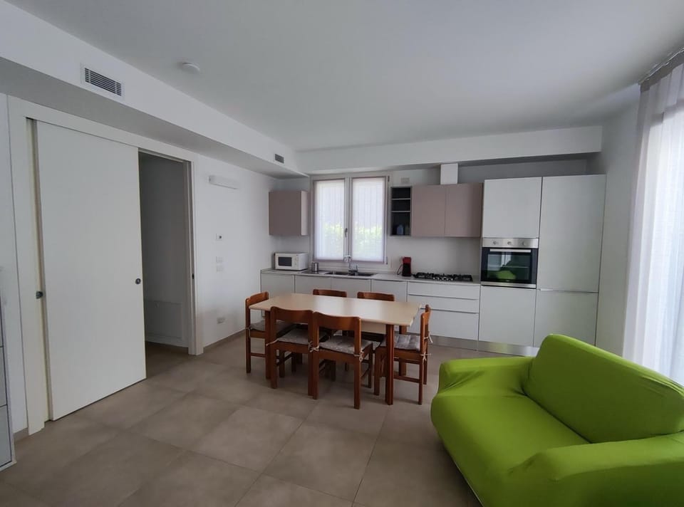 Kitchen or kitchenette, Living room, Seating area