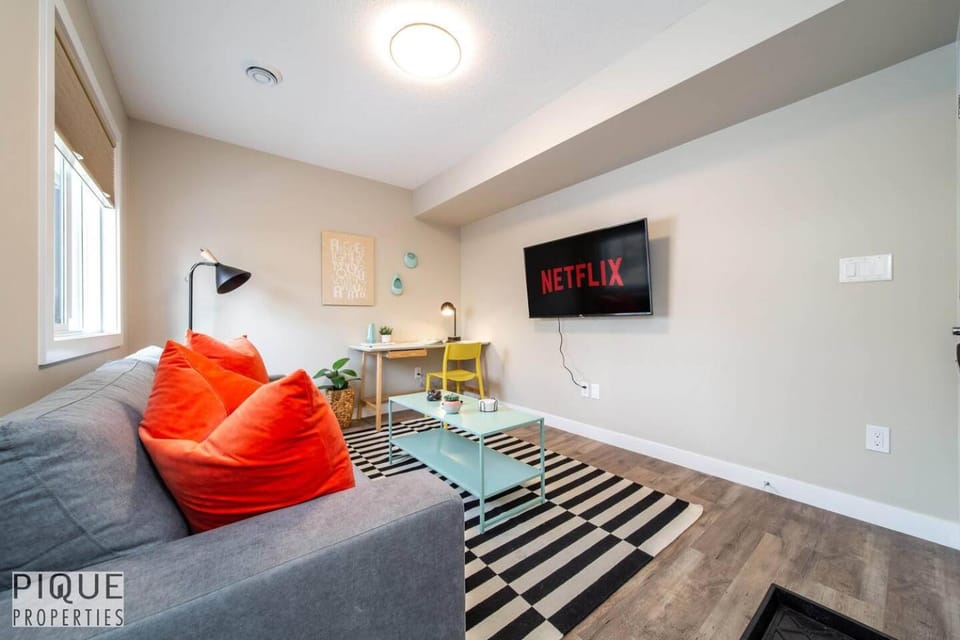 TV and multimedia, Living room, Seating area