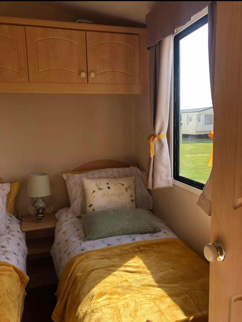 R&S HOLIDAY HOMES THE CHASE r14 Campground/ 
RV Resort in Ingoldmells