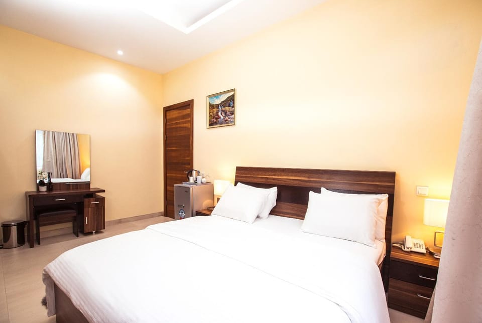 Rushmore - Premier 2 Room Bed and Breakfast in Lagos, Nigeria