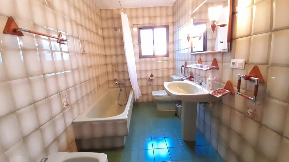 Toilet, Bathroom, Bath