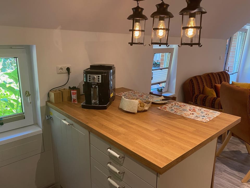 Dining area, kitchen
