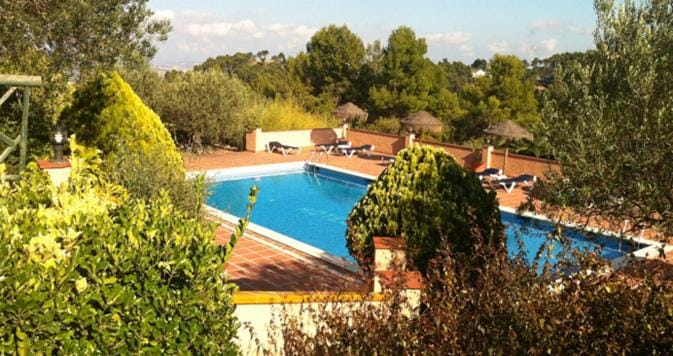 Swimming pool
