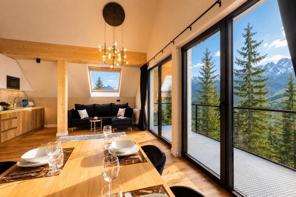 Communal lounge/ TV room, Kitchen or kitchenette, Living room, microwave