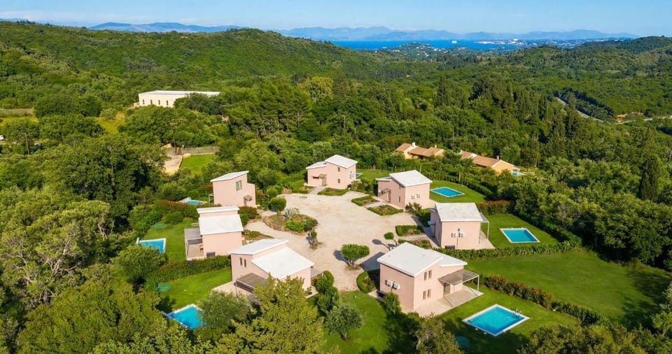 Property building, Day, Natural landscape, Bird's eye view, Mountain view, Pool view, Sea view, Swimming pool