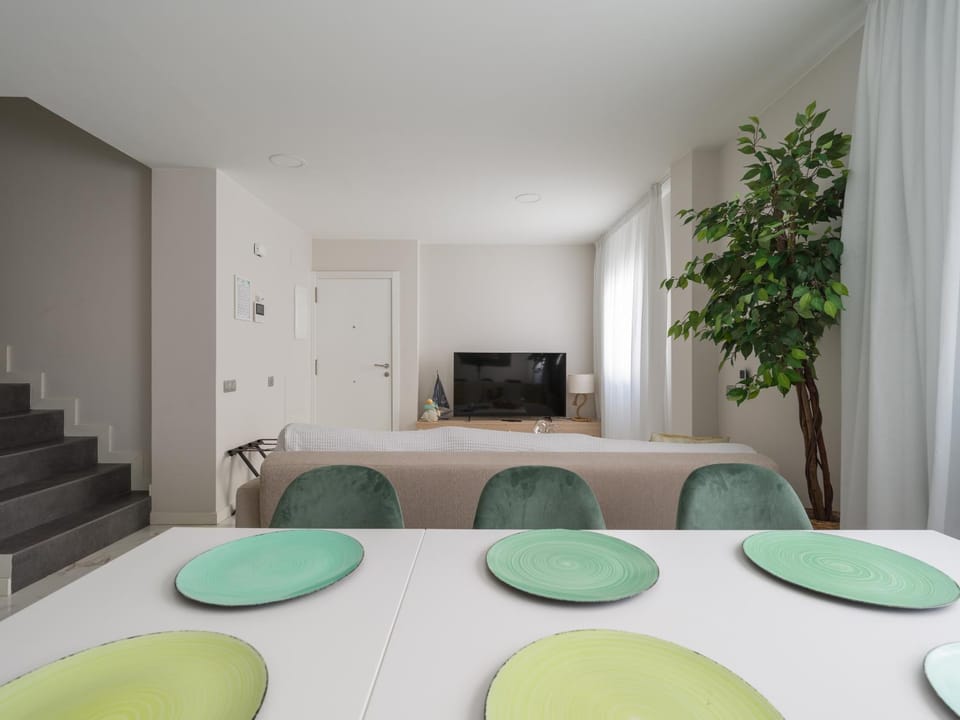 Living room, Dining area