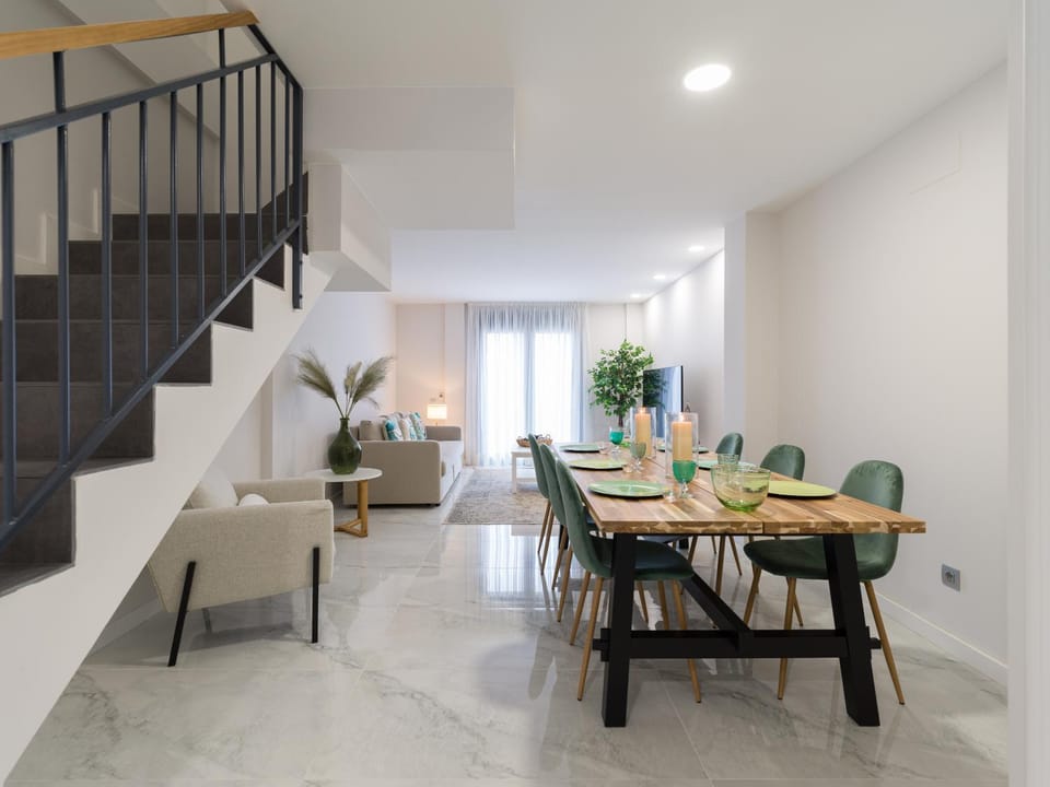 Living room, Dining area