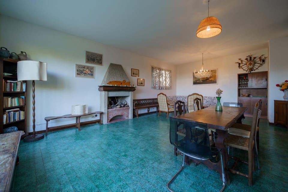 Library, Living room, Seating area, Dining area