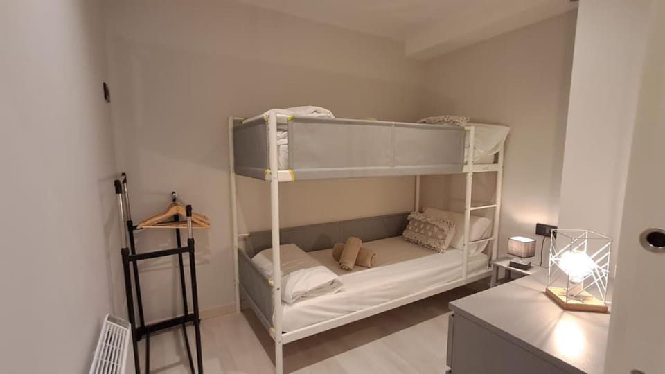Bed, bunk bed, towels