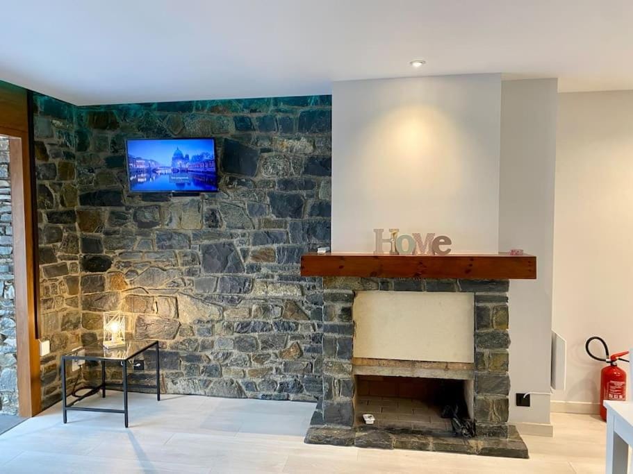 TV and multimedia, fireplace