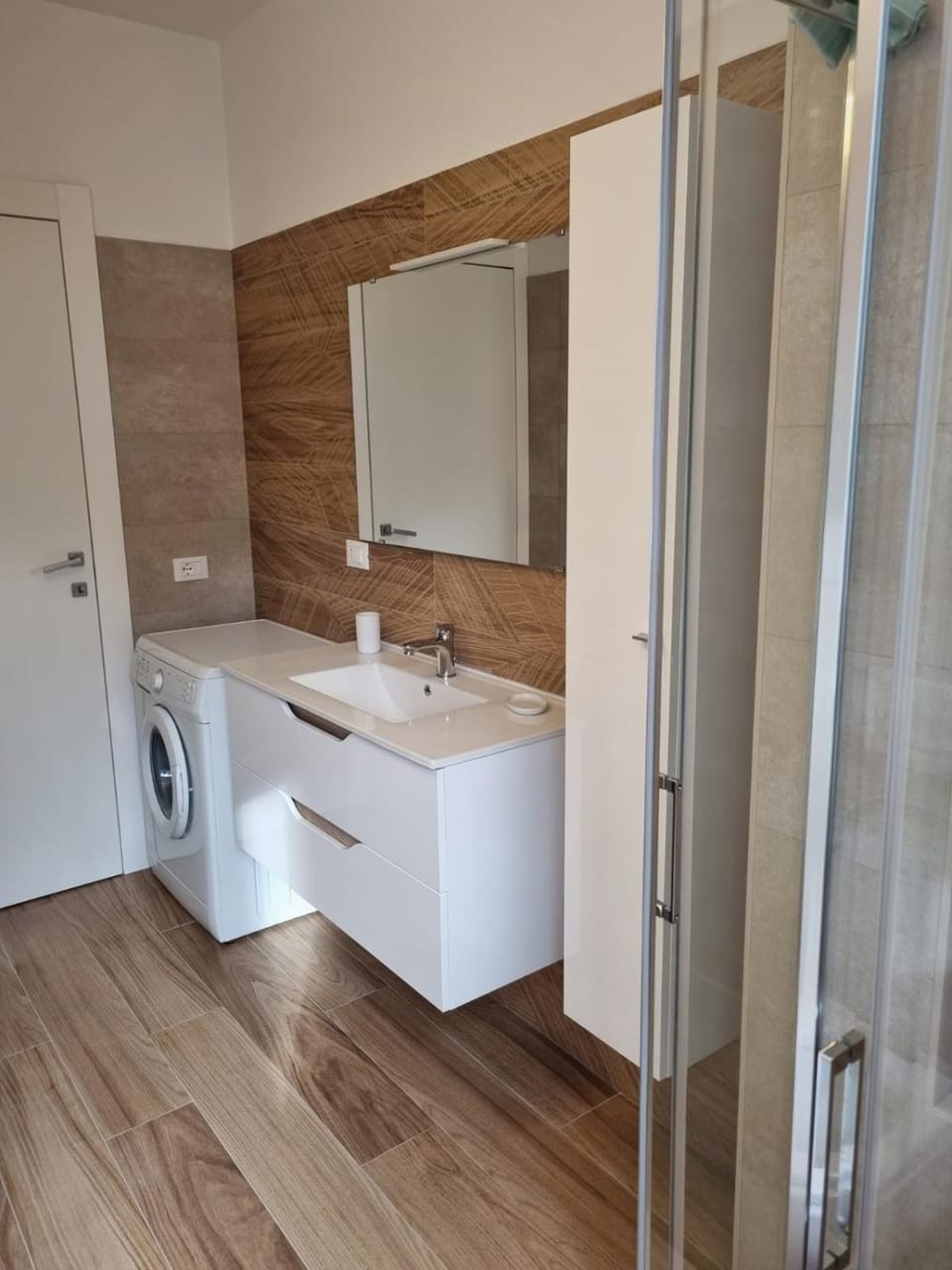 Shower, Bathroom, washing machine