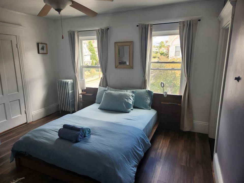 Street side studio apartment Apartment in Manchester