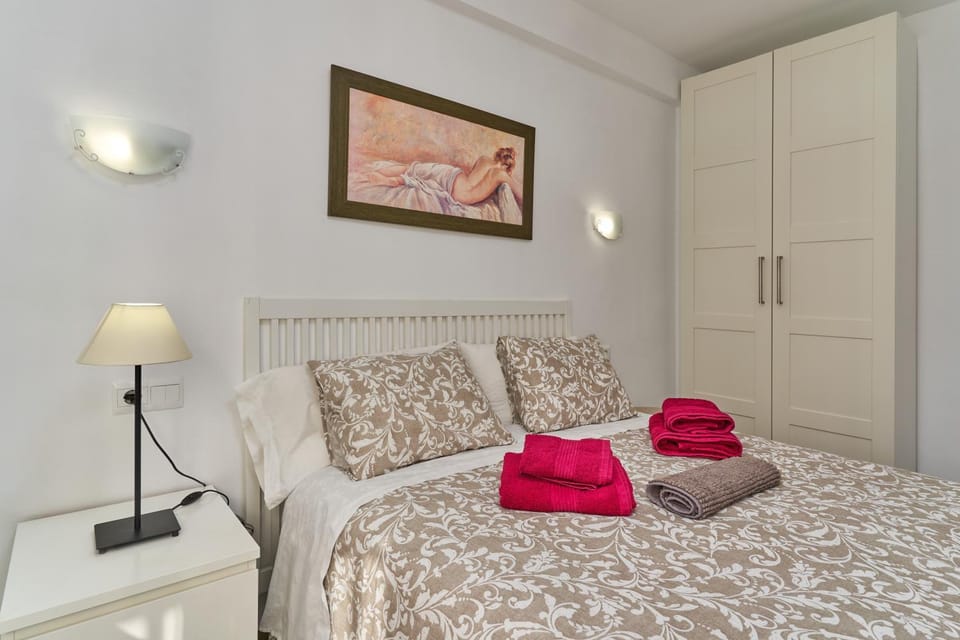 Living room, Bedroom
