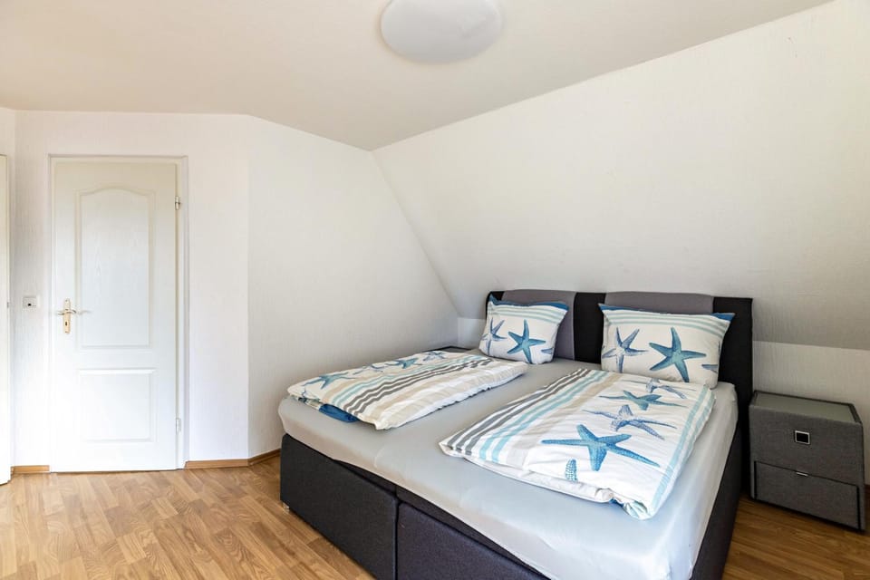 Property building, Living room, Bedroom