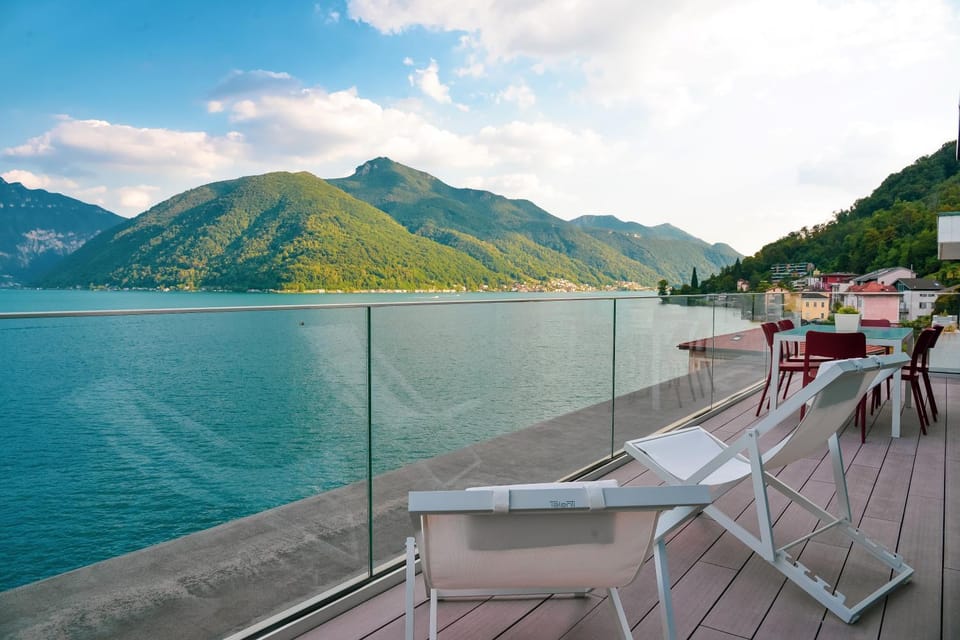 View (from property/room), Seating area, Mountain view, Sea view