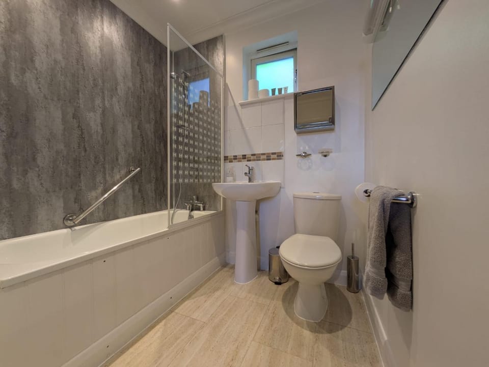 Spacious Home near UEA for Contractors & Workers House in Norwich